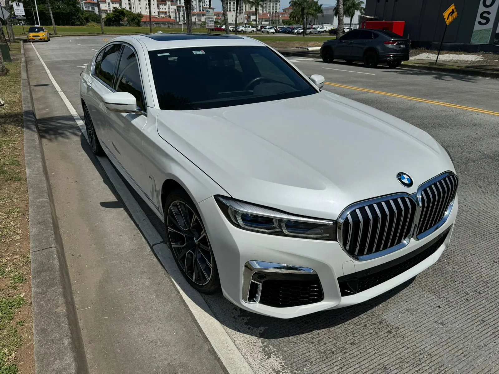 Preview imagenes del auto